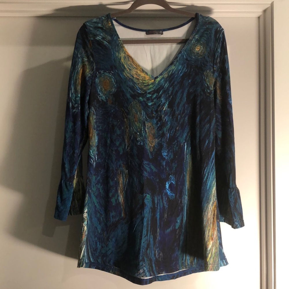 Cool pattern top in xl the material is stretchy but tight